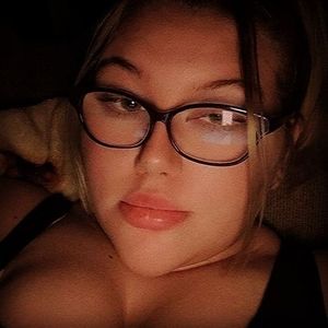 Meet your Posher, Desiree